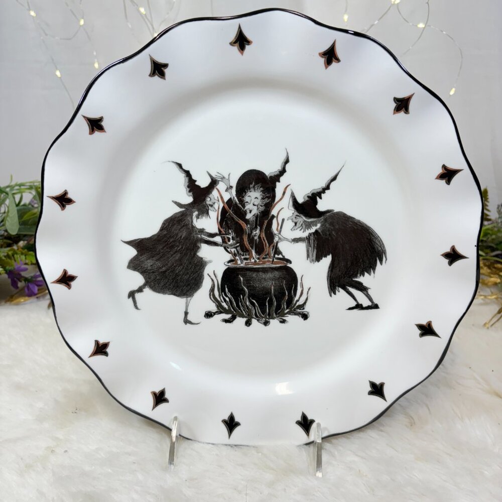 Potter's Studio Three Witches Cauldron Coven Halloween Party Dinner Plate New - Picture 7 of 8